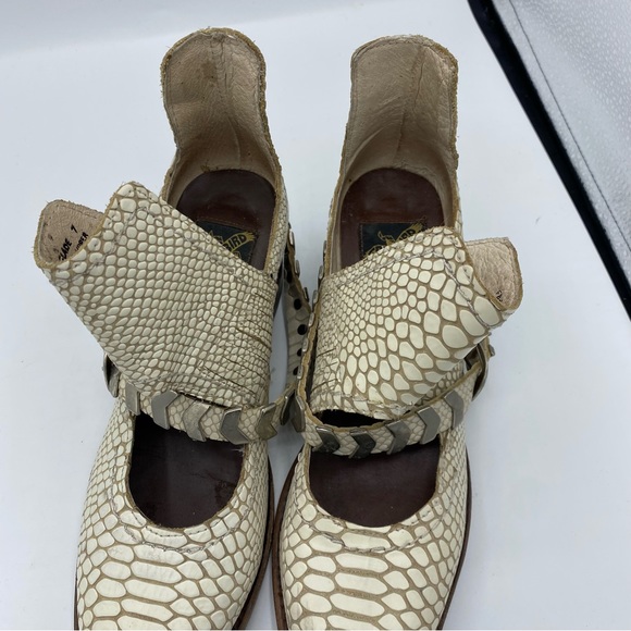 Freebird by Steven Blade White Snake Skin Booties Size 7 Western - Picture 6 of 11